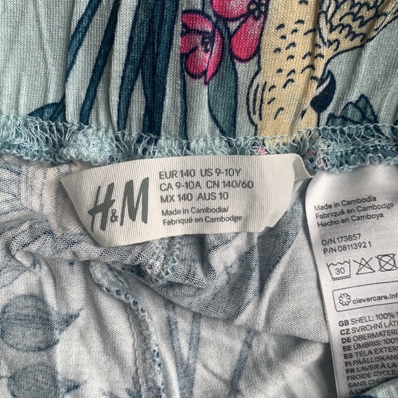 NWOT H&M harem pants with 🦜 print - Picture 3 of 3
